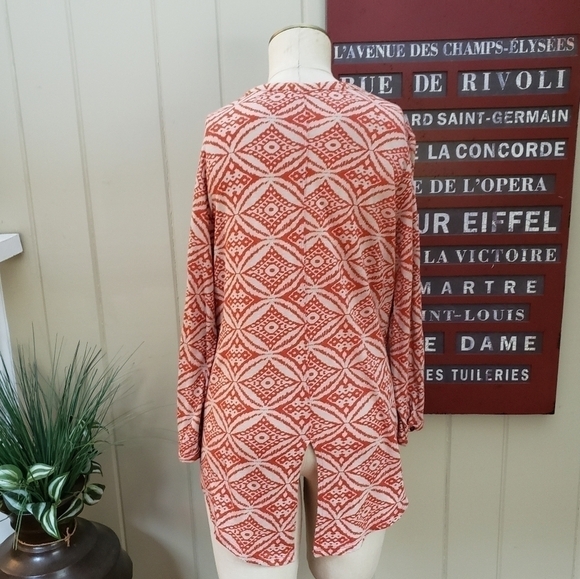 Lucky Brand | S reddish orange and white top tuxedo hem - Picture 8 of 10